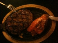 Cena alla steak house di Oakhurst